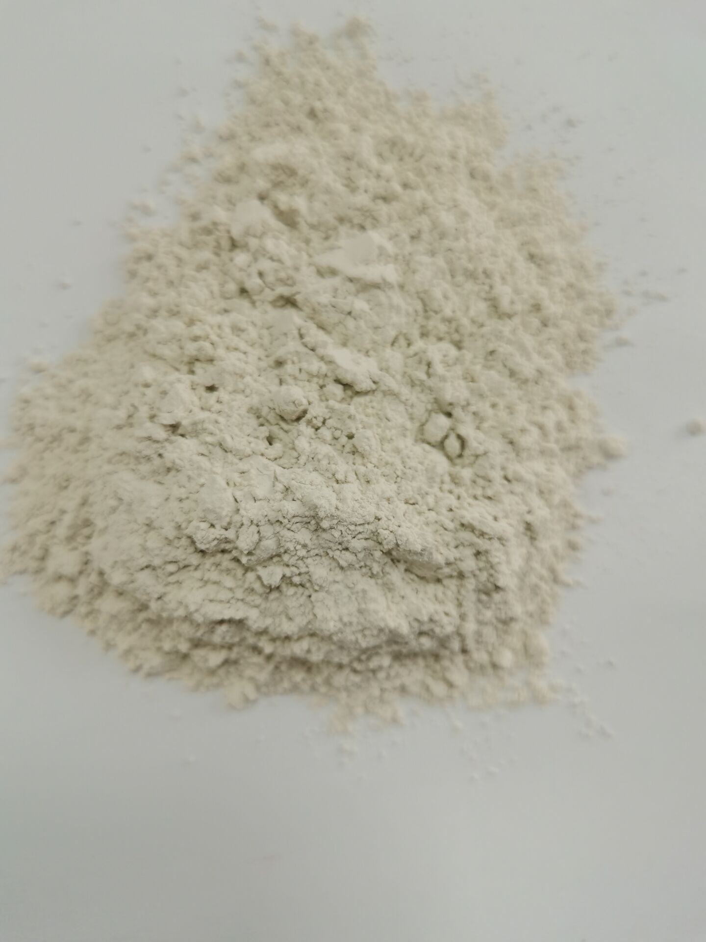 硅酸镁铝