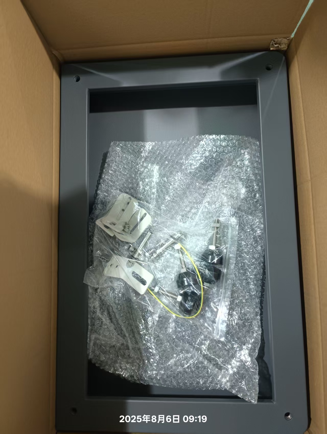 电池包配套底座和支架