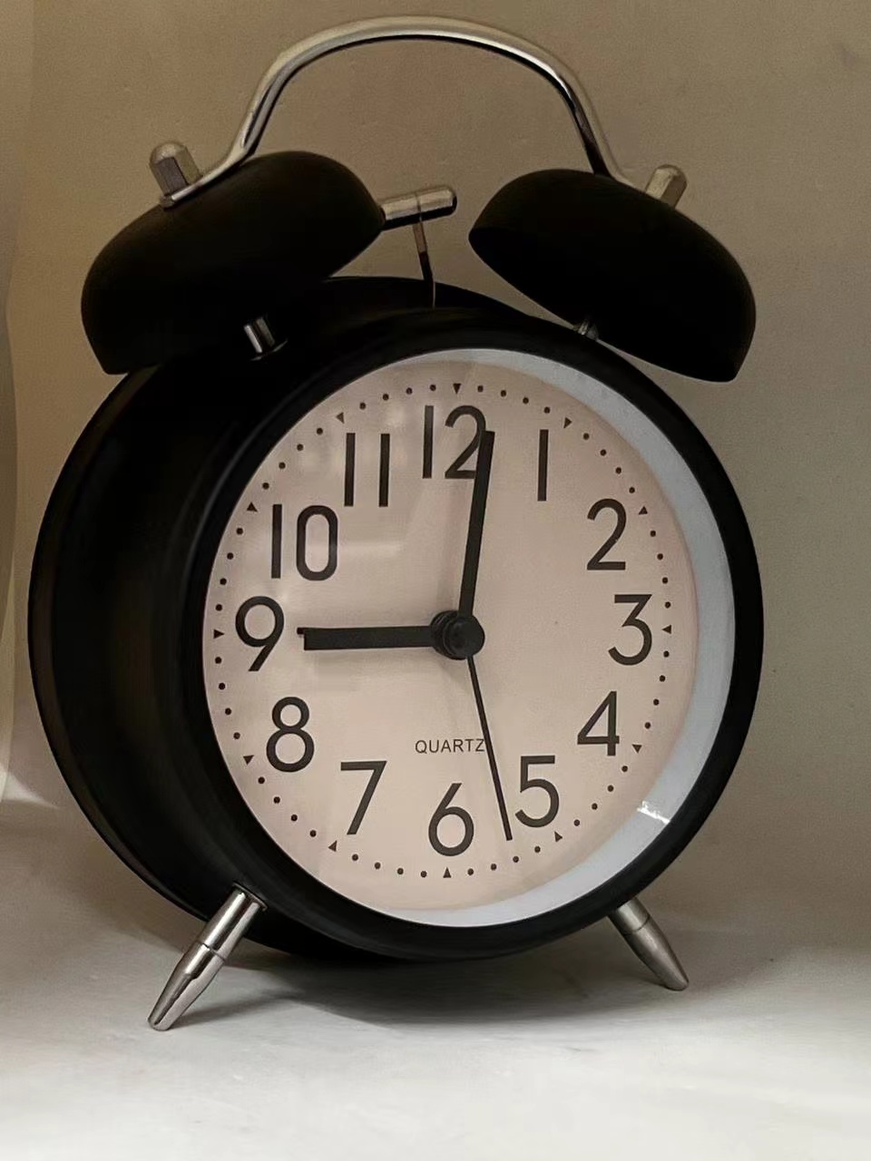 闹钟黑色